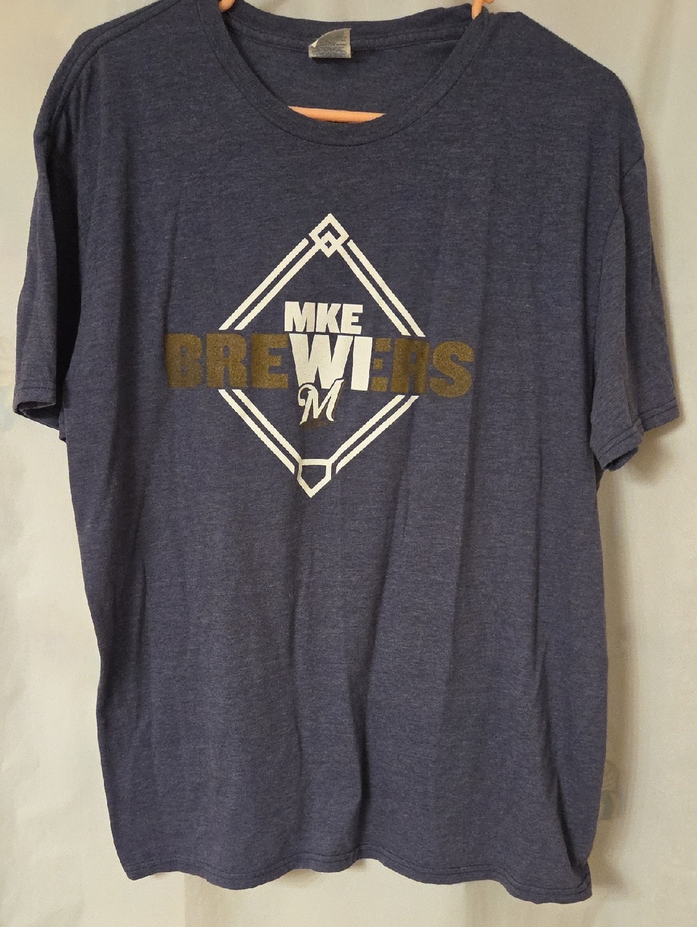 Mens XL Milwaukee Brewers Tee